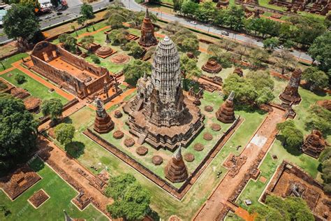 O Templo Wat Mahathat de Ayutthaya: Uma Jornada Histórica Através da Majestade do Passado!