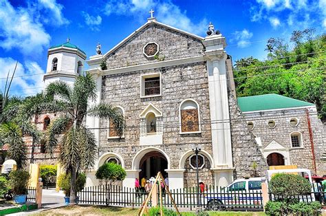 A Maravilhosa Catedral de San Pedro em Romblon: Uma Joia Arquitetônica e um Tesouro Histórico!