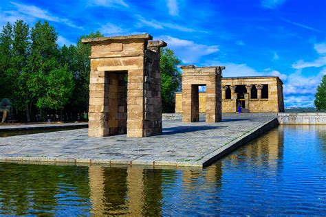  A Templo de Debod: Uma Joia Egípcia sob o Céu Madrileno!